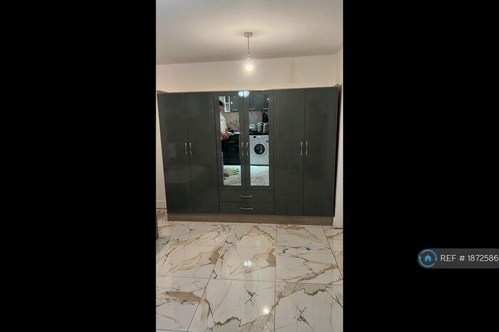 1 Bedroom Flat To Rent In Seymour Avenue, London, N17