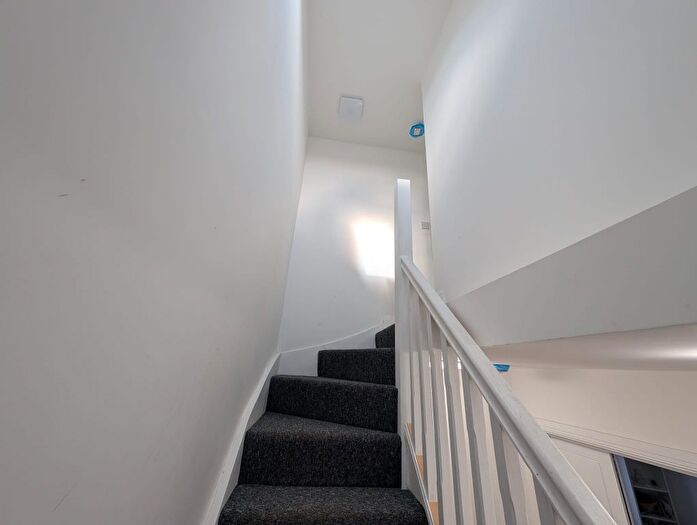 2 Bedroom Flat To Rent In Flat, Southall, UB1