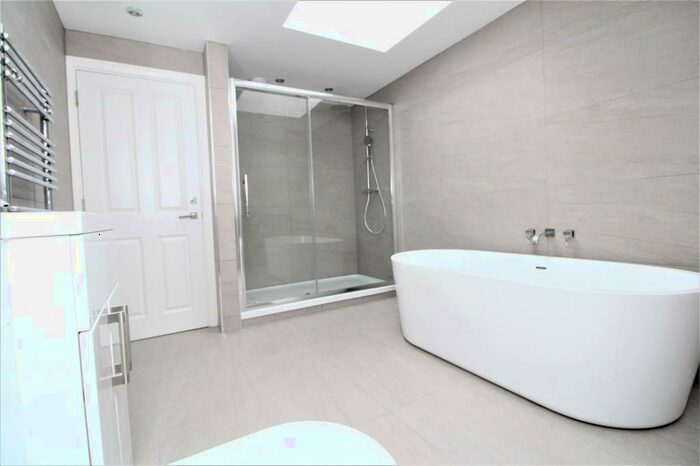 3 Bedroom Apartment To Rent In Rodway Road, Bromley, BR1
