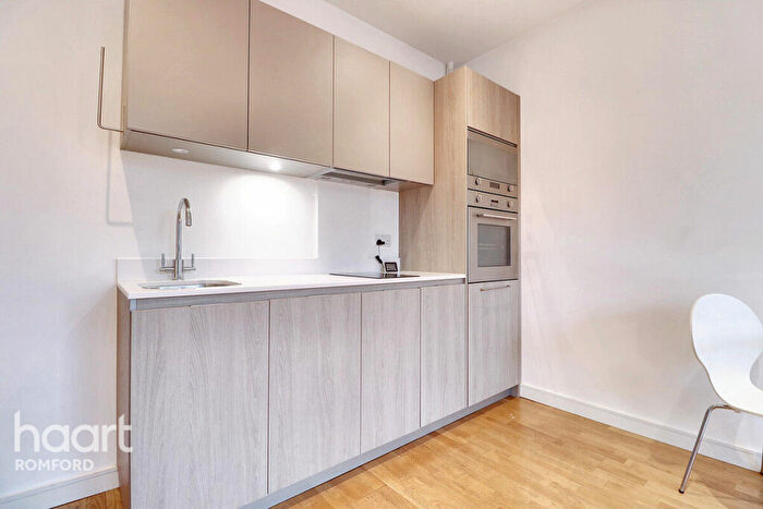1 Bedroom Apartment For Sale In Scimitar House, RM1