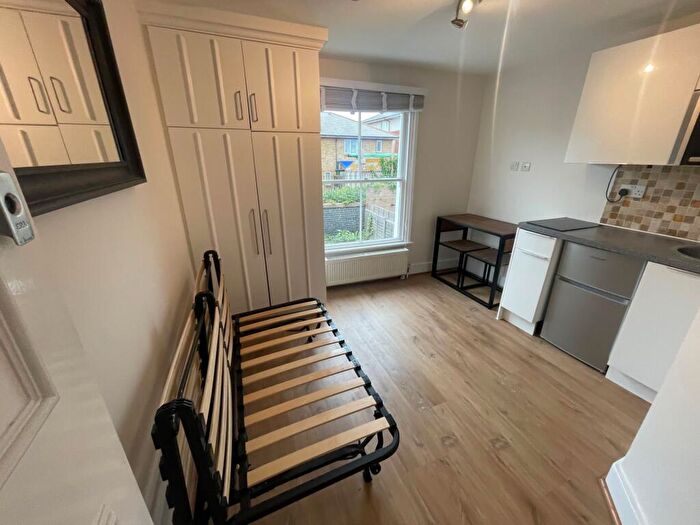 Flat To Rent In Digby Crescent, Finsbury Park, N4