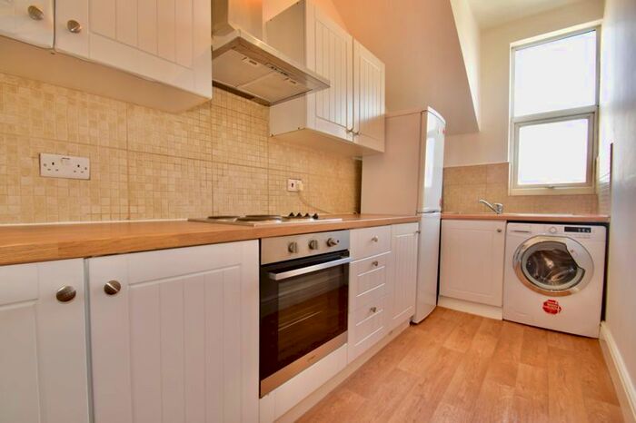 1 Bedroom Flat To Rent In Merton High Street, Colliers Wood, London, SW19