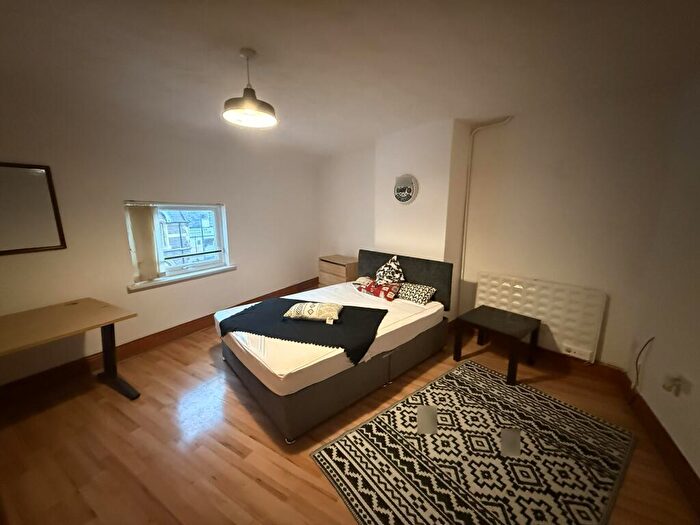 2 Bedroom Apartment To Rent In Humberstone Gate, Leicester, LE1