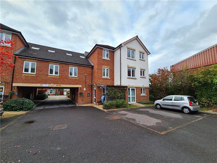 1 Bedroom Apartment For Sale In Frimley Road, Camberley, Surrey, GU15