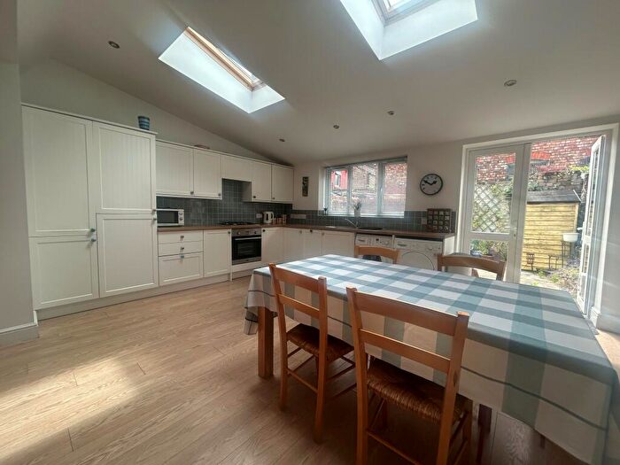 2 Bedroom House To Rent In Seafield Cottages, L19