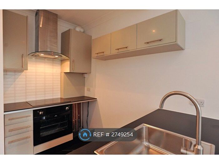 1 Bedroom Flat To Rent In Stoke Newington Common, London, N16