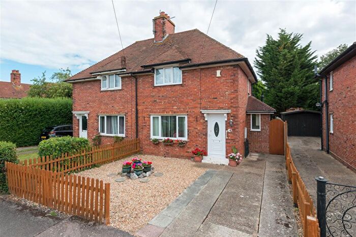 3 Bedroom Semi Detached House For Sale In The Elms, Hersden, CT3