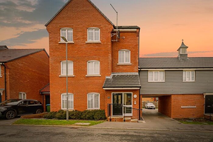 2 Bedroom Apartment For Sale In Whinham Green, Aylesbury, HP18