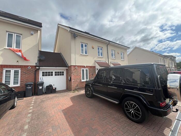 4 Bedroom House To Rent In Academia Avenue, Broxbourne, EN10