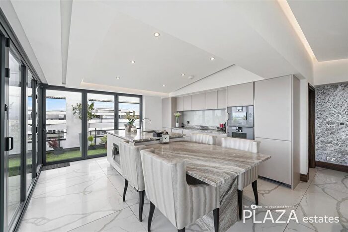 2 Bedroom Flat To Rent In The Water Gardens, London, W2