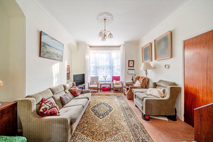 3 Bedroom Terraced House For Sale In Ringmer Avenue, London, SW6