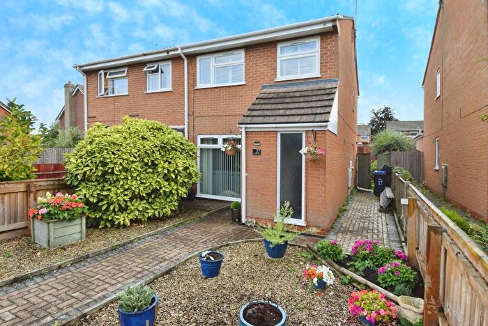 3 Bedroom Semi Detached House For Sale In Glendale Road, Durrington, SP4