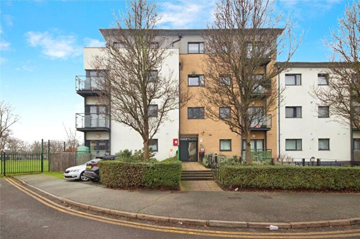2 Bedroom Flat For Sale In Cottons Approach, Romford, Essex, RM7