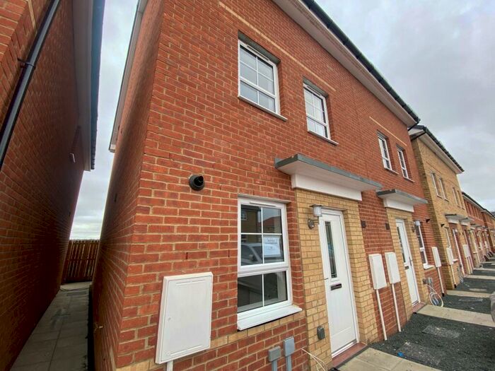 3 Bedroom House To Rent In Lavender Way, West Meadows, Cramlington, NE23