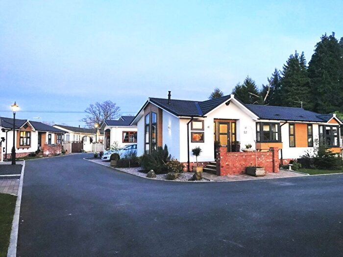 2 Bedroom Park Home For Sale In Newton Hall Lane, Mobberley, Knutsford, WA16