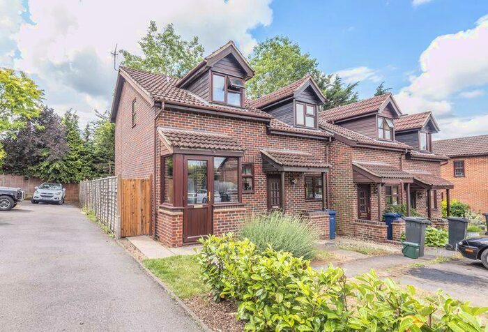 1 Bedroom End Of Terrace House To Rent In Old Barn View, Godalming, GU7