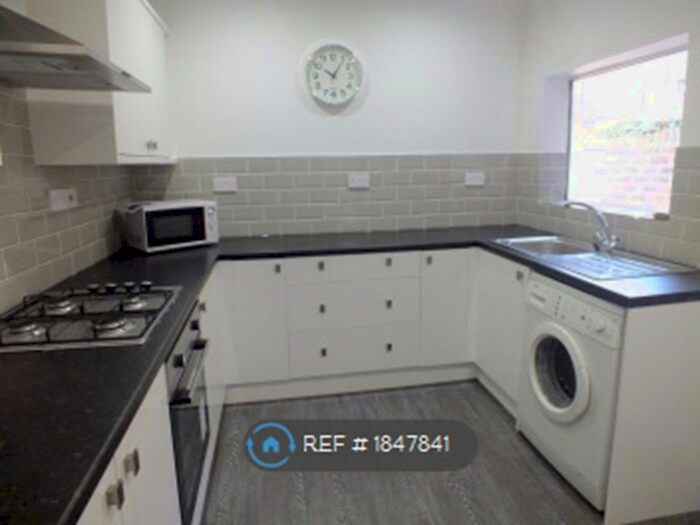 6 Bedroom Terraced House To Rent In Gresford Avenue, Liverpool, L17