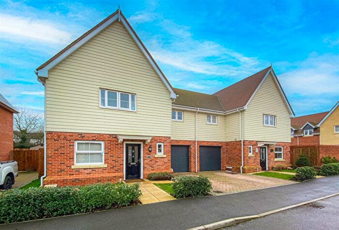 3 Bedroom Link Detached House For Sale In Beech Drive, Latchingdon, Chelmsford, CM3