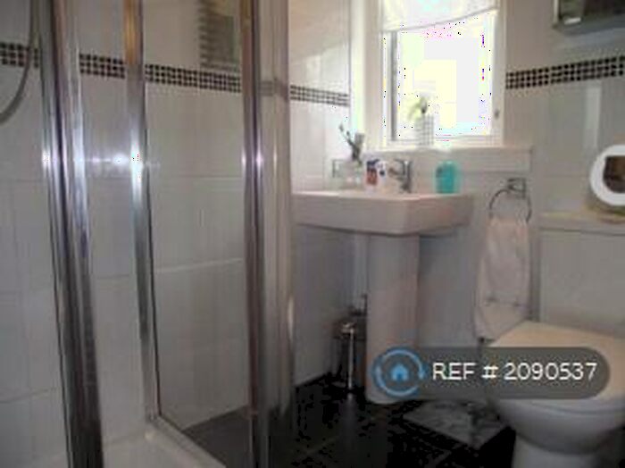 2 Bedroom Flat To Rent In Brightons, Falkirk, FK2