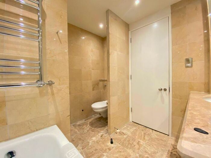 2 Bedroom Apartment To Rent In Westferry Circus, E14