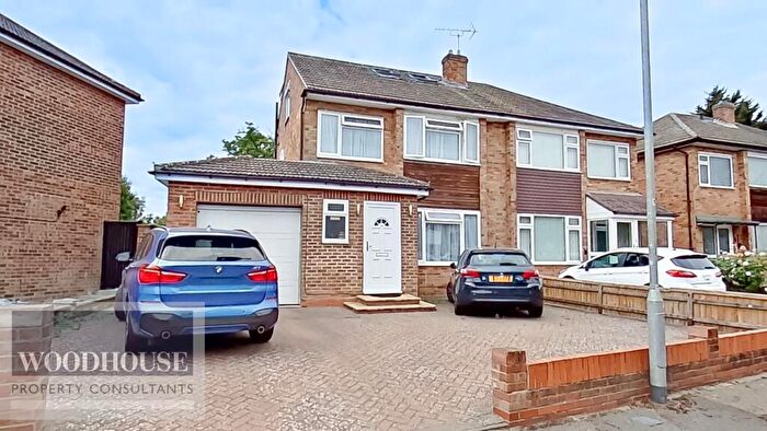 4 Bedroom Semi-Detached House For Sale In Cordell Close, Cheshunt, EN8