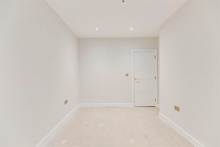 2 Bedroom Apartment To Rent In Bute Street, Cardiff, CF10