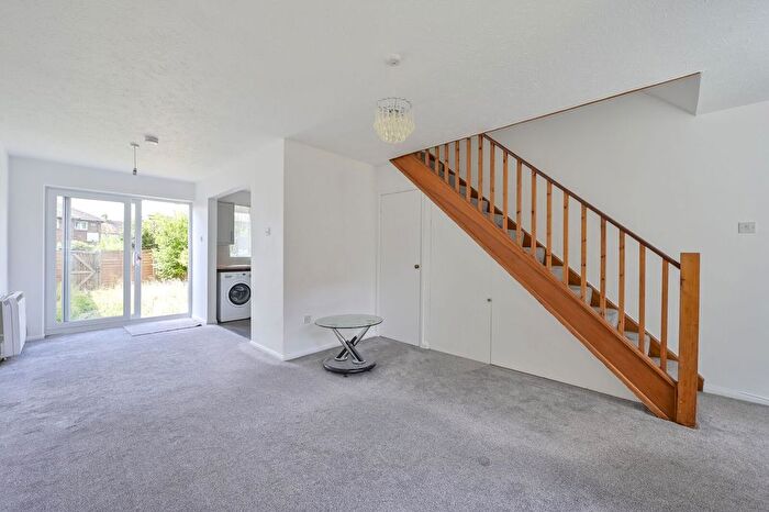 2 Bedroom Property To Rent In Morden Road, South Wimbledon, London, SW19