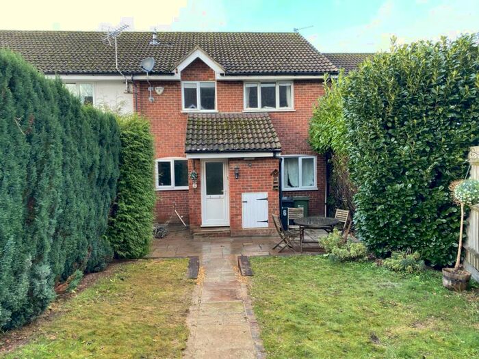 2 Bedroom House To Rent In Gorse Court, Merrow, GU4