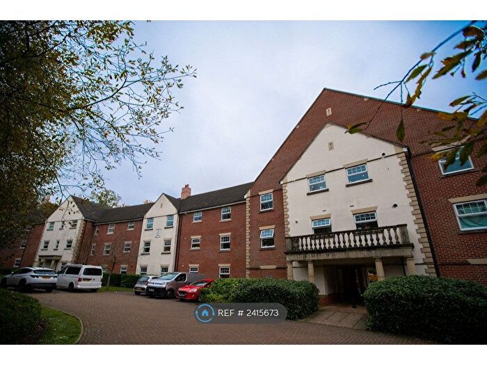 2 Bedroom Flat To Rent In Ulric House, Fleet, GU51