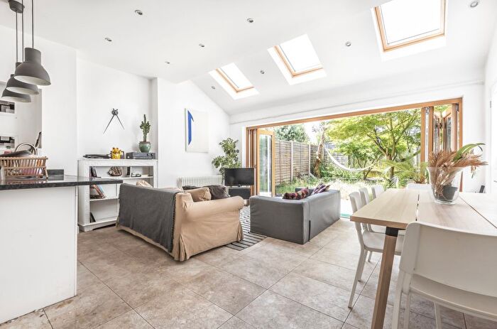 5 Bedroom Detached House To Rent In Lavengro Road, London, SE27