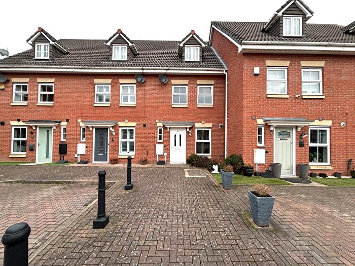 3 Bedroom Semi-Detached House To Rent In School Drive, Shard End, B34