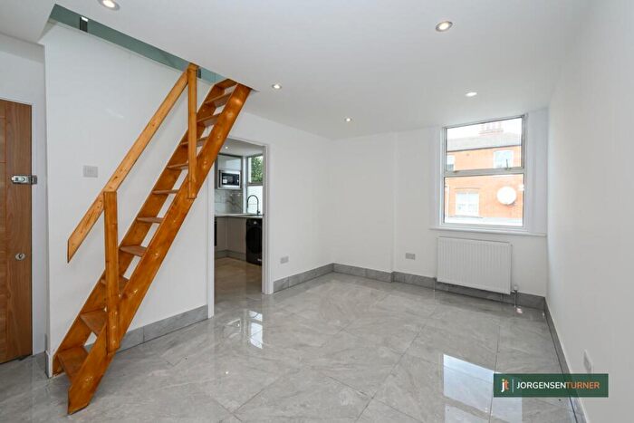 1 Bedroom Flat To Rent In Shoot Up Hill, London, NW2