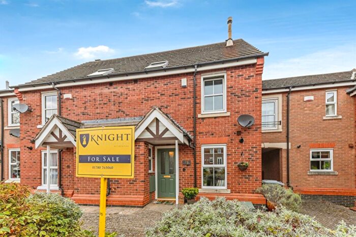 3 Bedroom Terraced House For Sale In Christ Church Close, Stamford, PE9