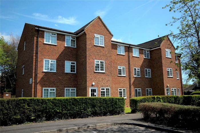 1 Bedroom Flat To Rent In Stern Court, Hazelbank Road, Chertsey, Surrey, KT16