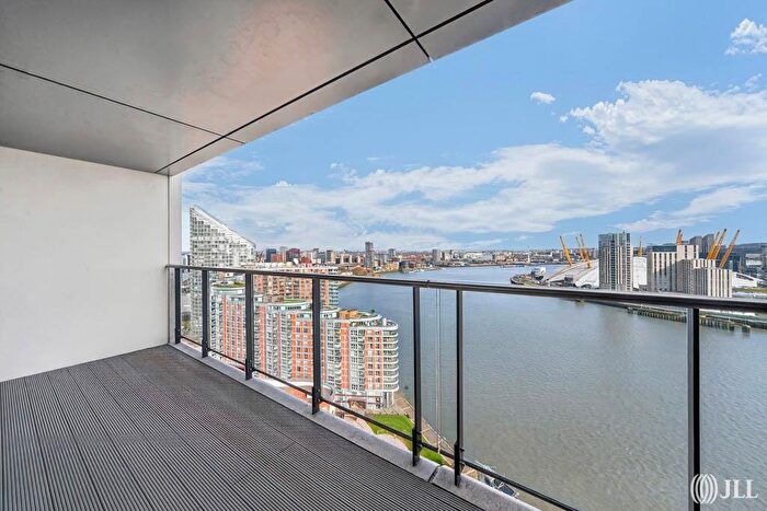 3 Bedroom Apartment For Sale In Horizons Tower Yabsley Street, E14