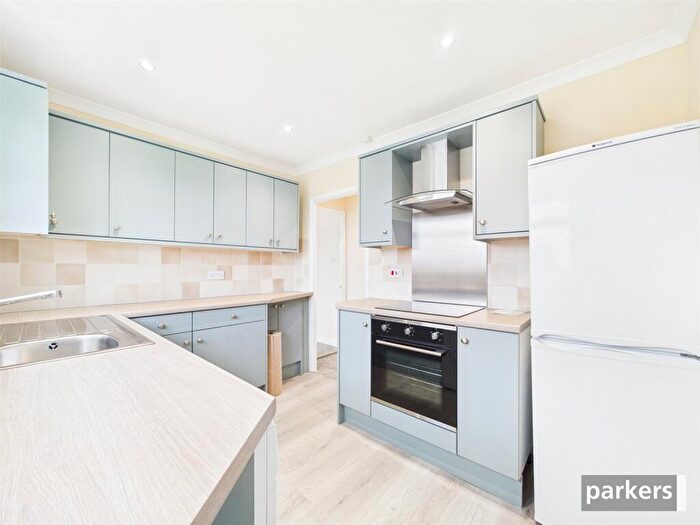 2 Bedroom Maisonette For Sale In Selsdon Avenue, Woodley, Reading, Berkshire, RG5