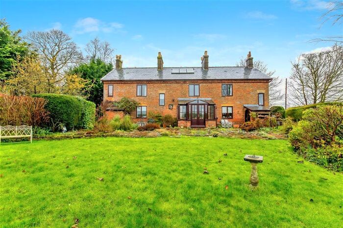 6 Bedroom Character Property For Sale In East Bank, Sutton Bridge, Spalding, PE12