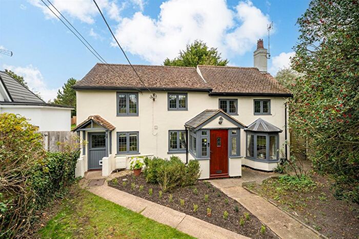 3 Bedroom Detached House For Sale In The Green, Edlesborough, LU6