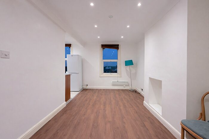 1 Bedroom Flat To Rent In Brigstock Road, Thornton Heath, CR7