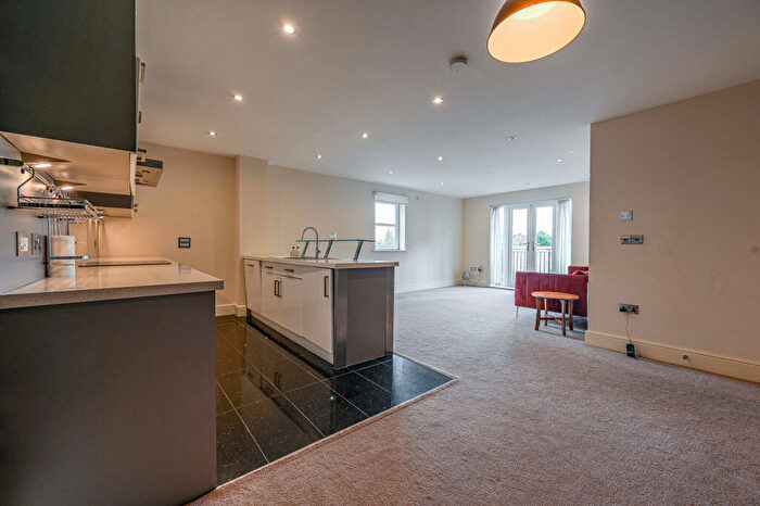 2 Bedroom Flat To Rent In Widmore Road, Bromley, BR1