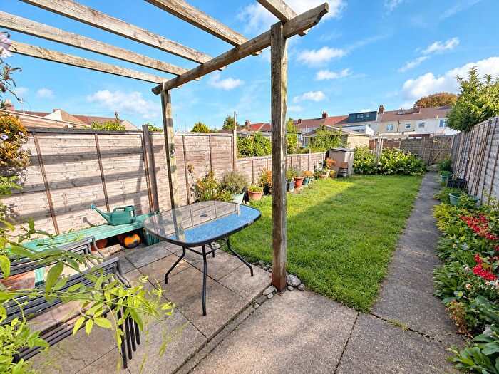 2 Bedroom Terraced House For Sale In Rosebery Street, Swindon, SN1