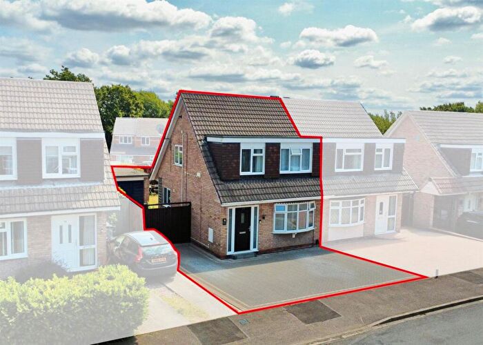 3 Bedroom Semi-Detached House For Sale In Dovebridge Close, Sutton Coldfield, B76