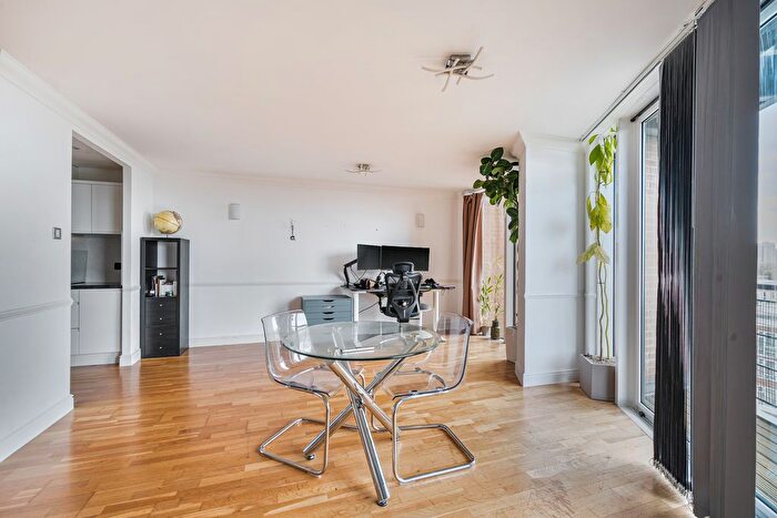 2 Bedroom Flat For Sale In Sunderland Point, Galleons Lock, E16