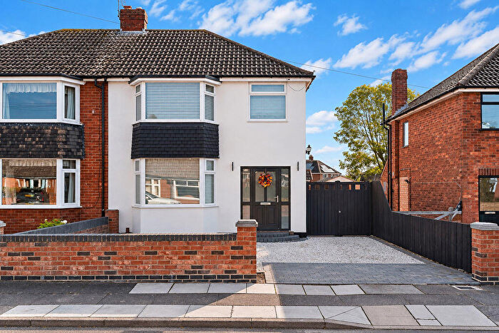 3 Bedroom Semi-Detached House For Sale In West Lea, Grimsby, DN33