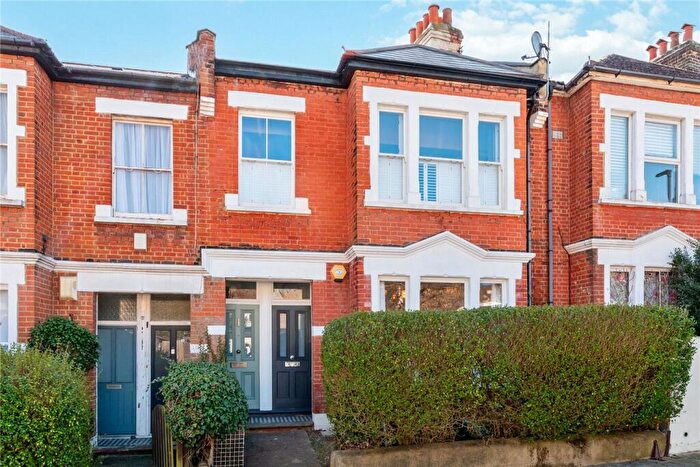 2 Bedroom Apartment For Sale In Casewick Road, West Norwood, London, SE27