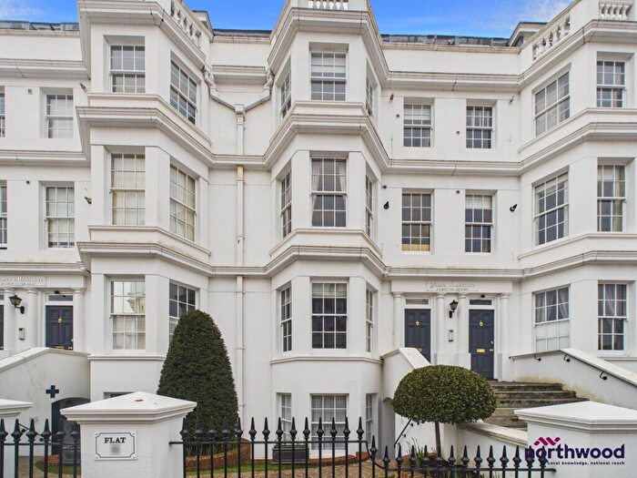 3 Bedroom Apartment For Sale In Silverdale Road, Lower Meads, Eastbourne, BN20