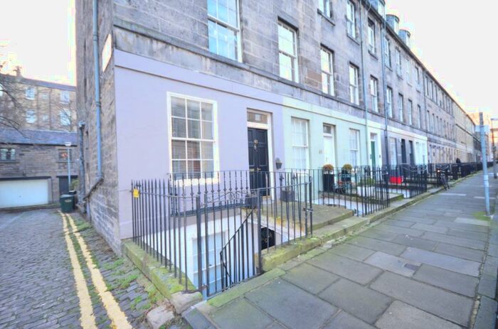 2 Bedroom Apartment To Rent In Cumberland Street, New Town, Edinburgh, EH3