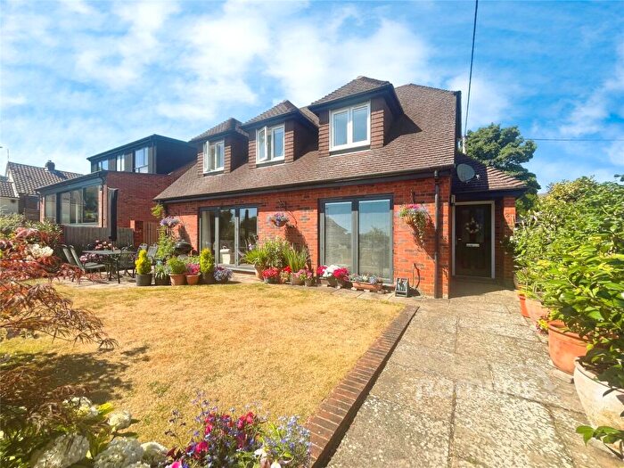 4 Bedroom Detached House For Sale In Spring Lane, Farnham, Surrey, GU9