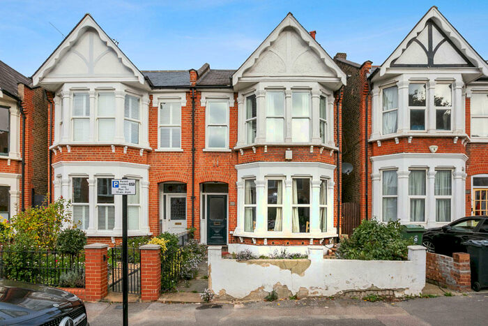 2 Bedroom Flat To Rent In Maple Road, Upper Leytonstone, E11