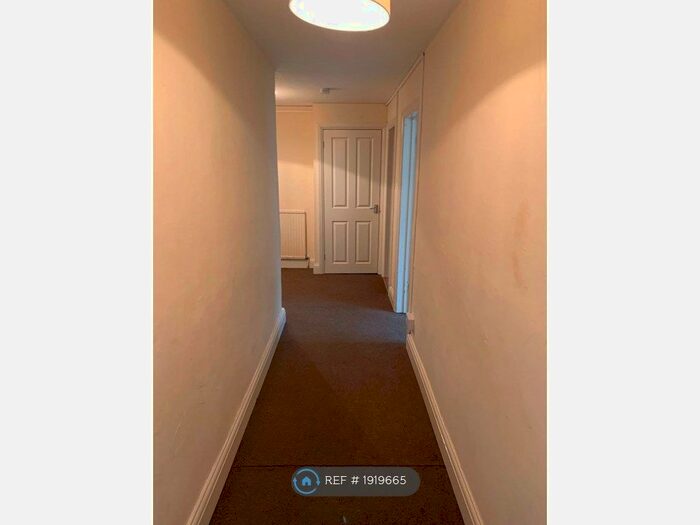 1 Bedroom Flat To Rent In Irvine Road, Littlehampton, BN17